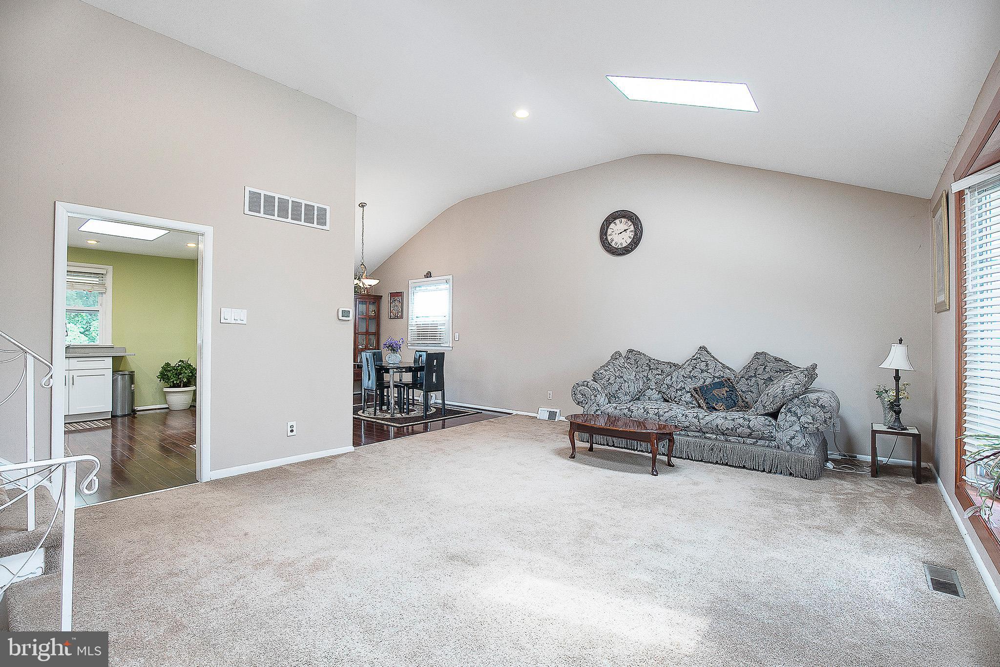 9737 Portis Road Philadelphia, PA 19115 - Photo 8 of 28