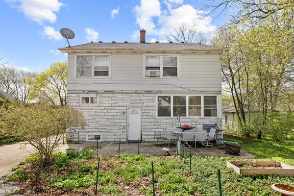 $399,000 | 558 Eagle Street, Crystal Lake, IL 60014