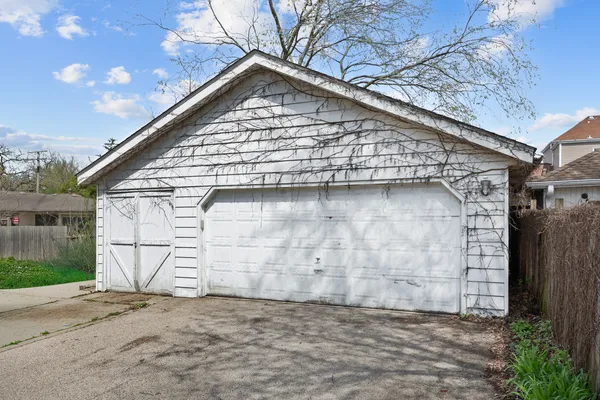 $399,000 | 558 Eagle Street, Crystal Lake, IL 60014
