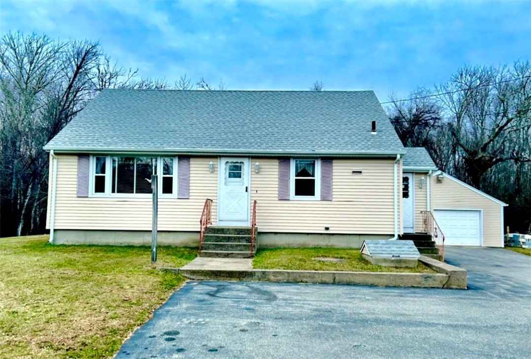 960 E Road Tiverton, RI 02878 - Photo 1 of 20