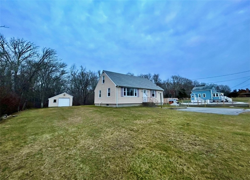 960 E Road Tiverton, RI 02878 - Photo 2 of 20