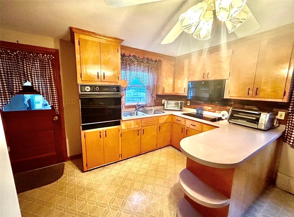 960 E Road Tiverton, RI 02878 - Photo 8 of 20