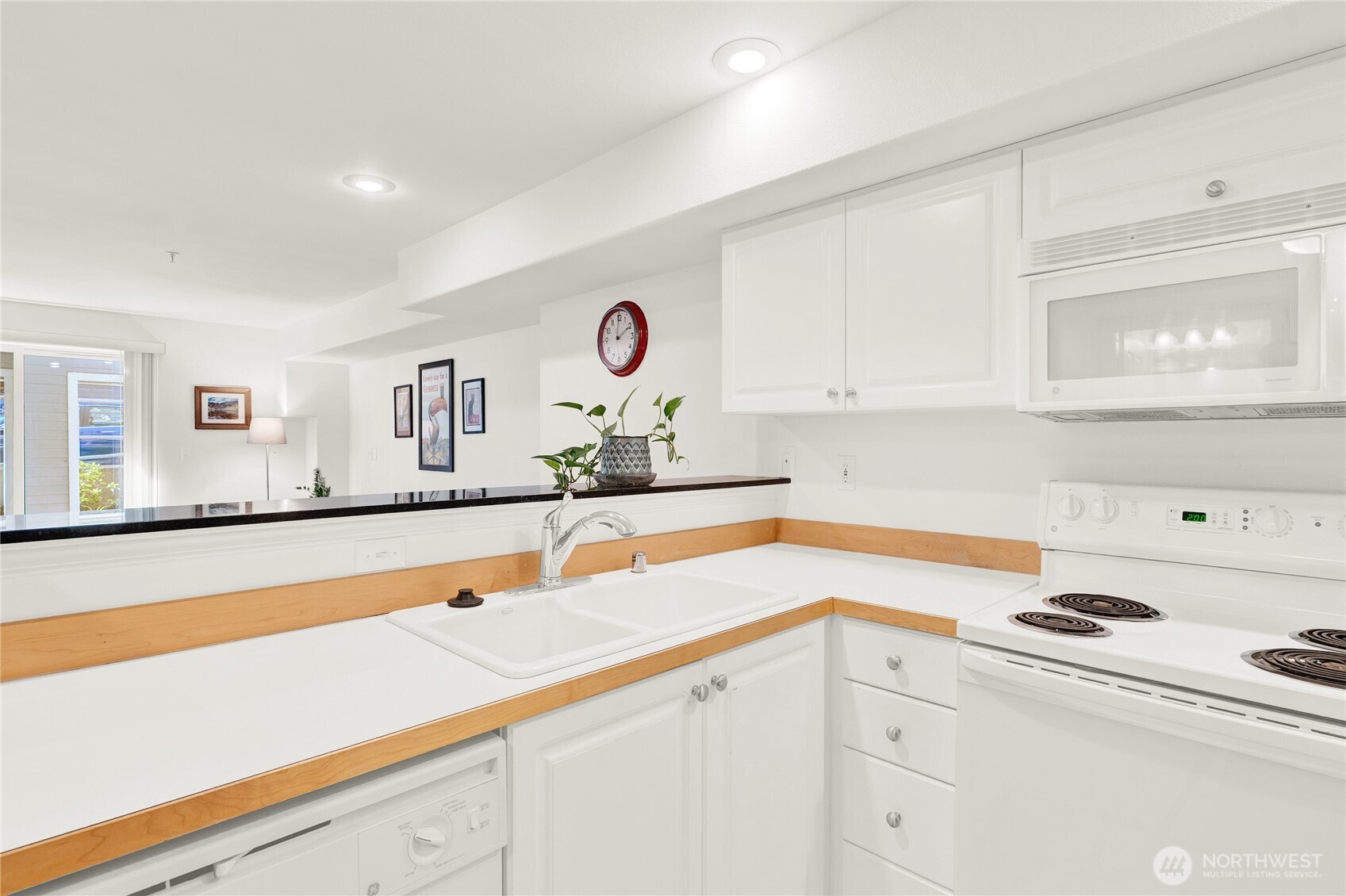 3318 30th Avenue Southwest, Unit B404 Seattle, WA 98126 - Photo 3 of 17