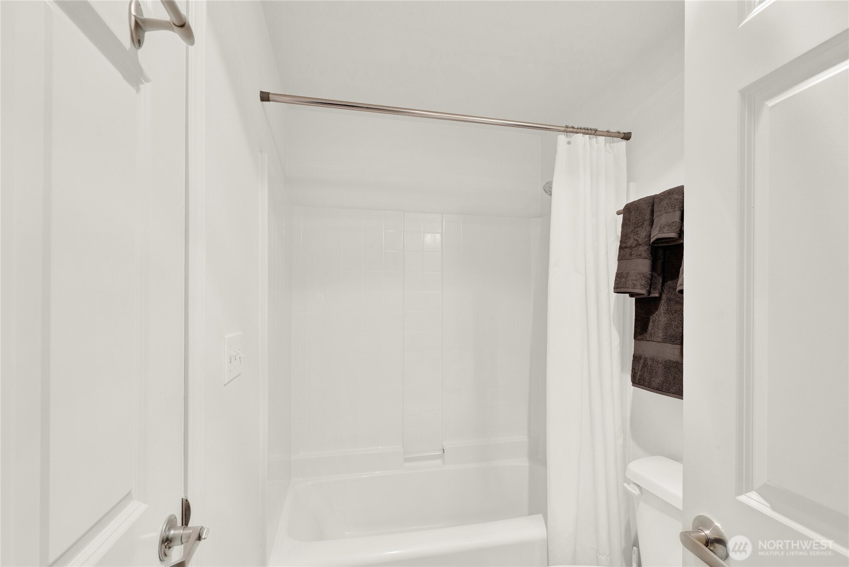 3318 30th Avenue Southwest, Unit B404 Seattle, WA 98126 - Photo 6 of 17