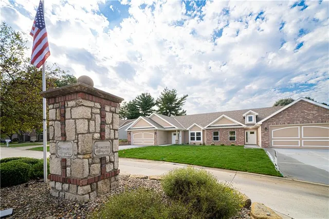 $329,900 | 5014 Mulberry Terrace, St. Joseph, MO 64506