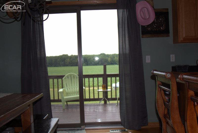 6644 West Hayner Road Fowlerville, MI 48836 - Photo 12 of 62 21315408-11.JPG