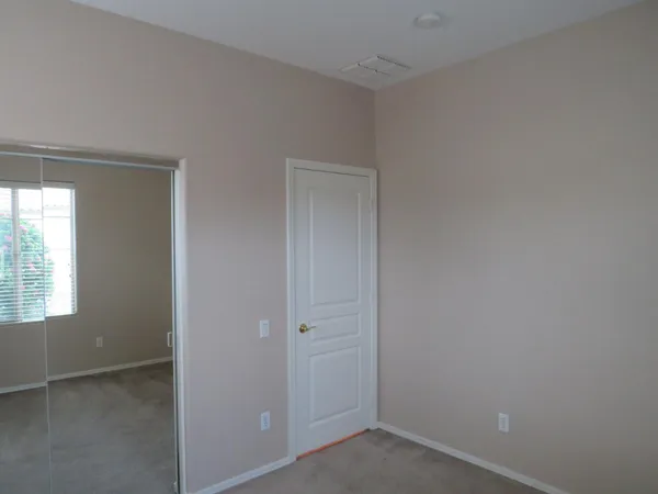 $1,895 | 336 North 77th Place, Mesa, AZ 85207