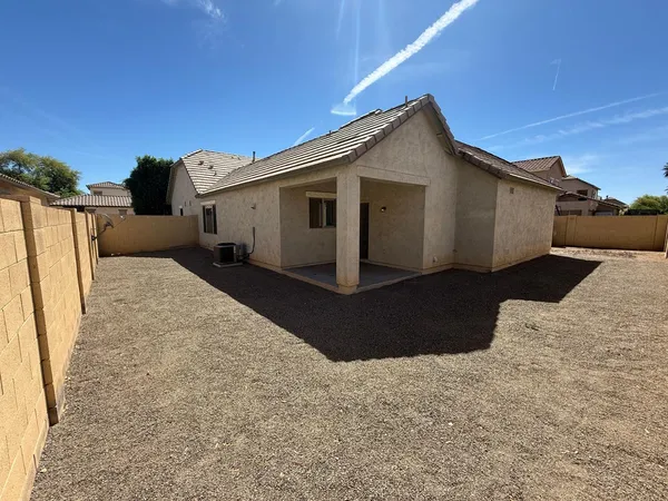 $1,895 | 336 North 77th Place, Mesa, AZ 85207