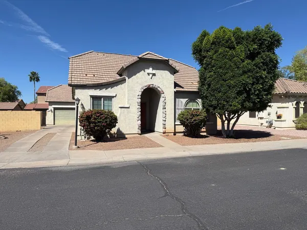 $1,895 | 336 North 77th Place, Mesa, AZ 85207