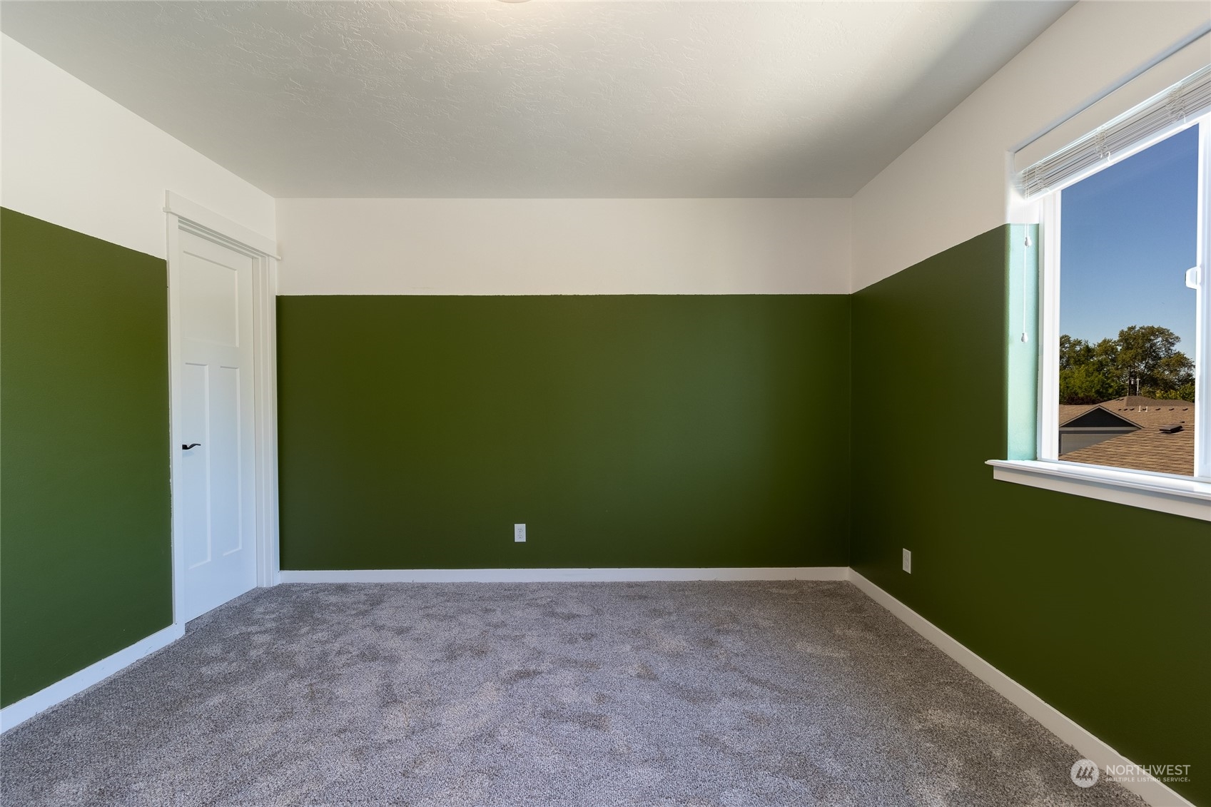 862 Boulder Street Walla Walla, WA 99362 - Photo 22 of 38 a view of a room with window