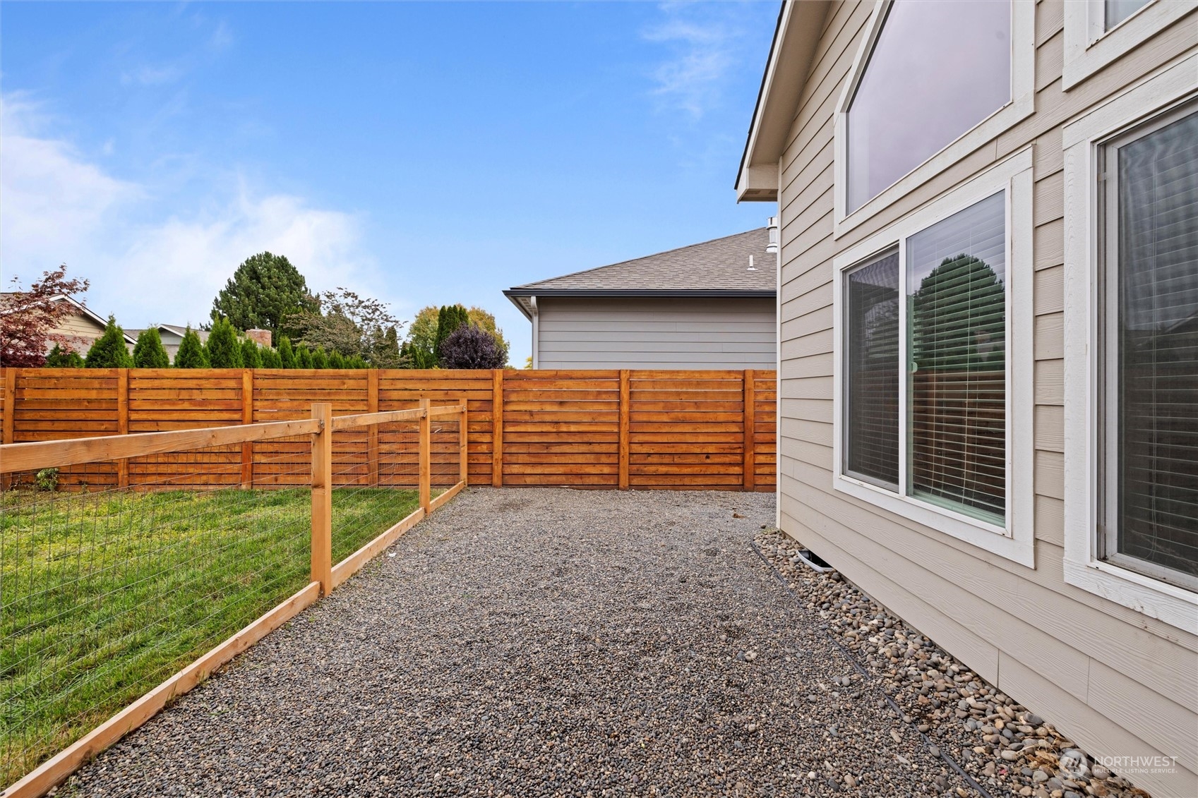 862 Boulder Street Walla Walla, WA 99362 - Photo 30 of 38 a view of a backyard with pathway