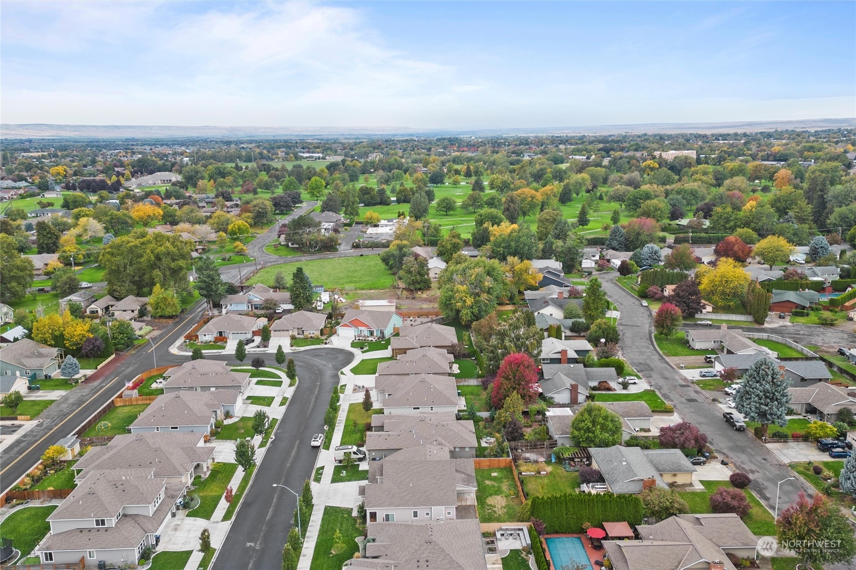 862 Boulder Street Walla Walla, WA 99362 - Photo 34 of 38 an aerial view of a city with lots of residential buildings