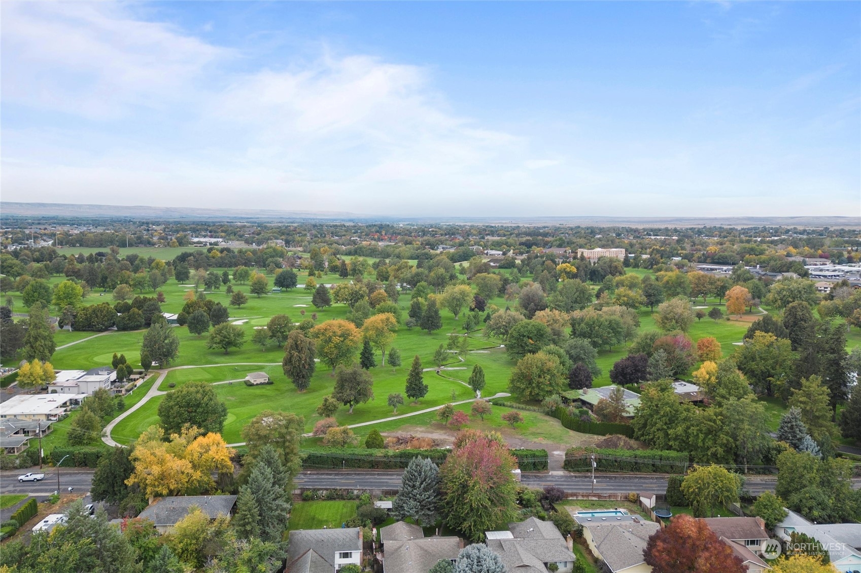 862 Boulder Street Walla Walla, WA 99362 - Photo 35 of 38 an aerial view of a city with lots of residential buildings