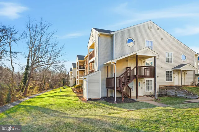 $280,000 | 9458 Scarlet Oak Drive, Manassas, VA 20110