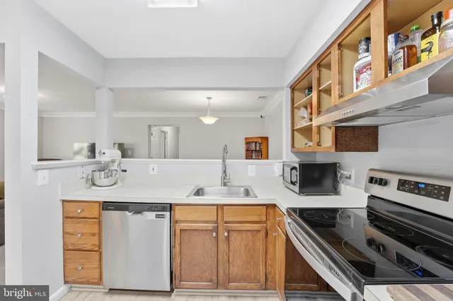 $280,000 | 9458 Scarlet Oak Drive, Manassas, VA 20110