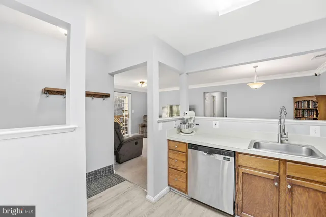 $280,000 | 9458 Scarlet Oak Drive, Manassas, VA 20110