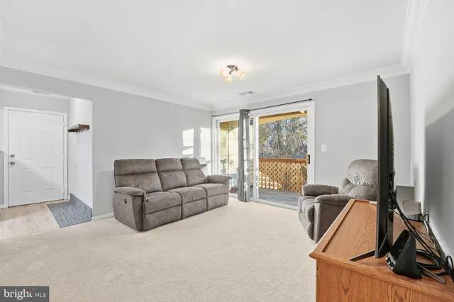 $280,000 | 9458 Scarlet Oak Drive, Manassas, VA 20110