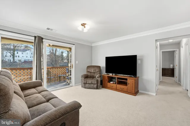 $280,000 | 9458 Scarlet Oak Drive, Manassas, VA 20110