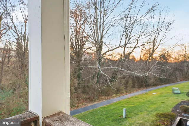 $280,000 | 9458 Scarlet Oak Drive, Manassas, VA 20110