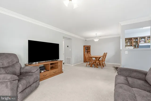 $280,000 | 9458 Scarlet Oak Drive, Manassas, VA 20110