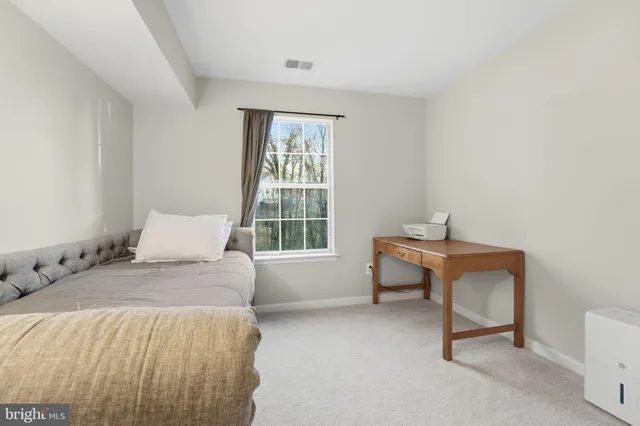 $280,000 | 9458 Scarlet Oak Drive, Manassas, VA 20110