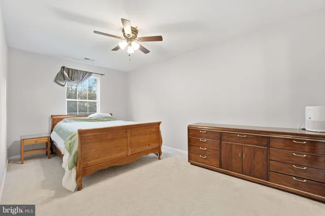 $280,000 | 9458 Scarlet Oak Drive, Manassas, VA 20110