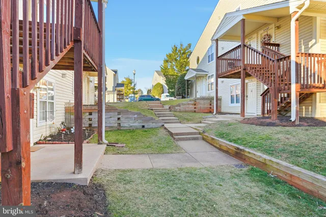 $280,000 | 9458 Scarlet Oak Drive, Manassas, VA 20110