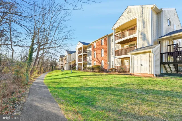 $280,000 | 9458 Scarlet Oak Drive, Manassas, VA 20110