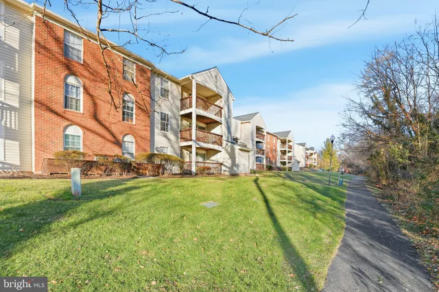 $280,000 | 9458 Scarlet Oak Drive, Manassas, VA 20110