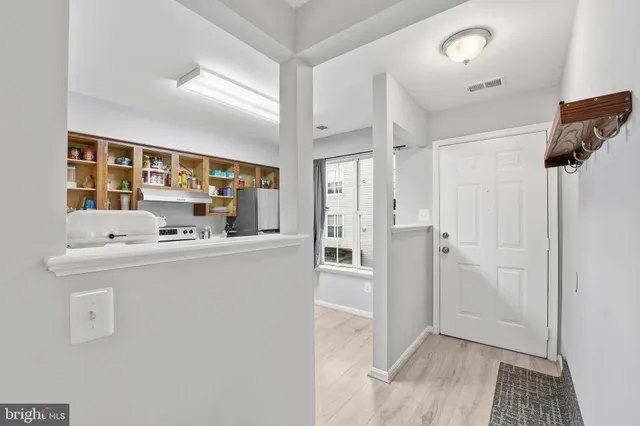 $280,000 | 9458 Scarlet Oak Drive, Manassas, VA 20110