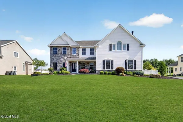$899,800 | 13 Peacham Road, Colonie, NY 12189