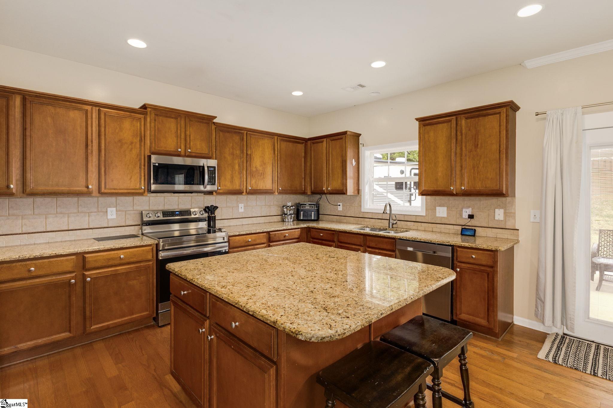 303 Tulip Tree Lane Simpsonville, SC 29680 - Photo 17 of 36 Gallery Image 17