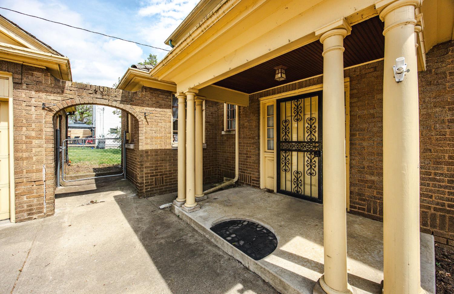 2003 Indiana Avenue Connersville, IN 47331 - Photo 5 of 56