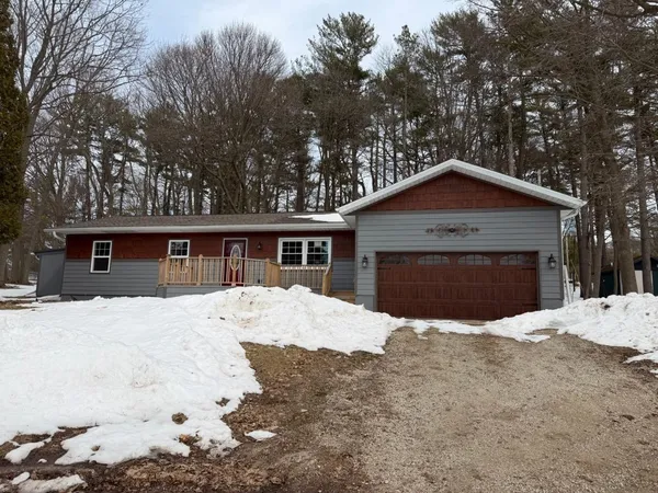 $374,000 | 462 North 7th Place, Sturgeon Bay, WI 54235