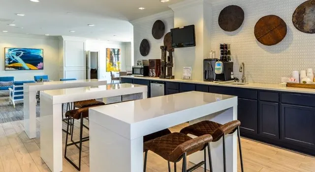 $2,144 | 530 Piedmont Avenue Northeast, Unit 212, Atlanta, GA 30308