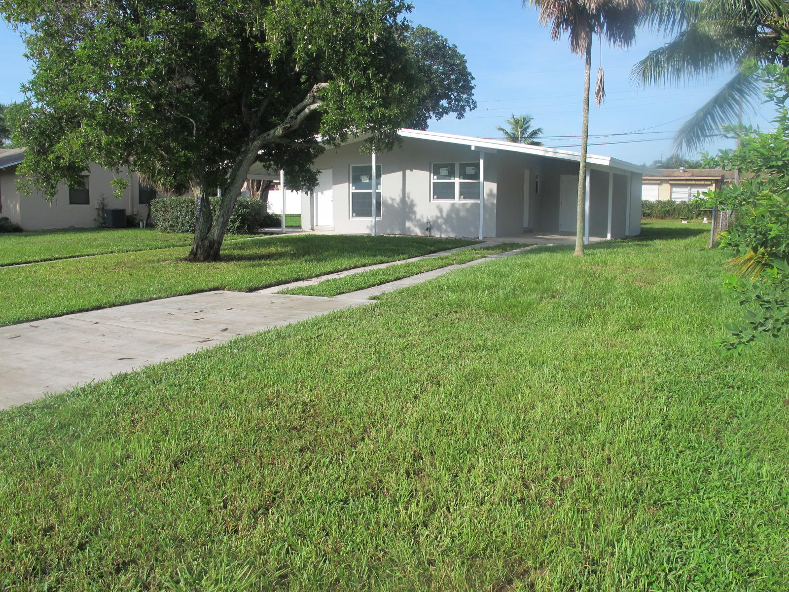 522 Davis Road Delray Beach, FL 33445 - Photo 1 of 14 Front