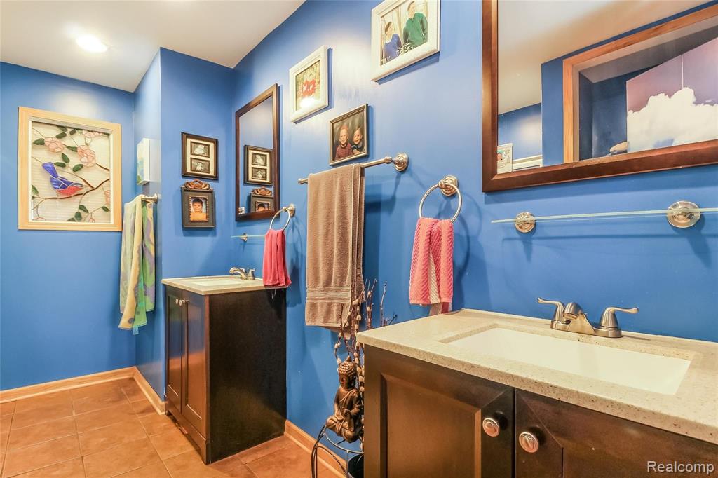 2675 Dutton Road Rochester Hills, MI 48306 - Photo 26 of 42