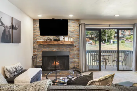 $1,049,000 | 1040 Vail View Drive, Unit 305, Vail, CO 81657