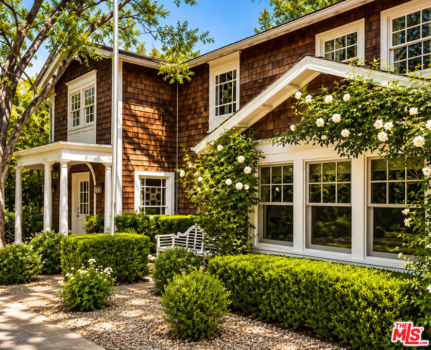 3326 Fryman Road Studio City, CA 91604 - Photo 2 of 27