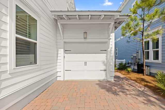 a car parked in front of a building