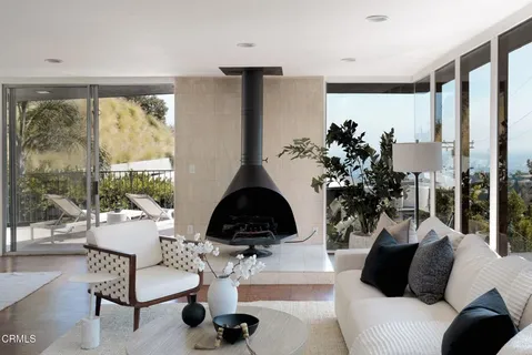 $1,699,950 | 1600 Sunset Plaza Drive, Los Angeles, CA 90069