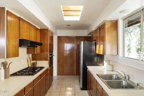 $1,699,950 | 1600 Sunset Plaza Drive, Los Angeles, CA 90069