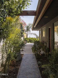 $1,699,950 | 1600 Sunset Plaza Drive, Los Angeles, CA 90069