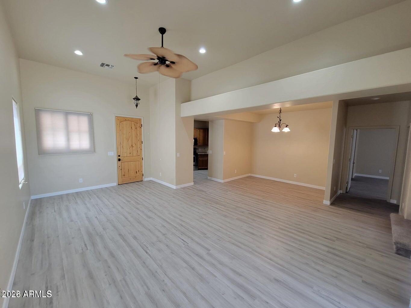 1629 East Grandview Road Phoenix, AZ 85022 - Photo 4 of 35