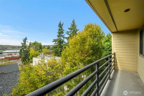$498,750 | 3401 Wallingford Avenue North, Unit 405, Seattle, WA 98103
