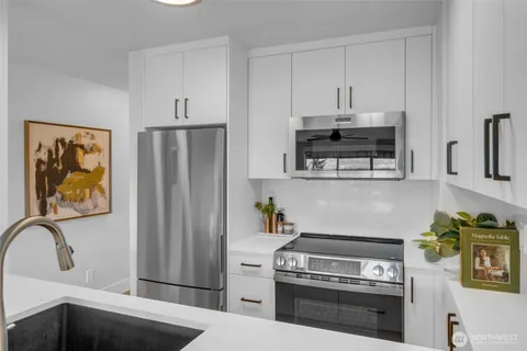 $498,750 | 3401 Wallingford Avenue North, Unit 405, Seattle, WA 98103