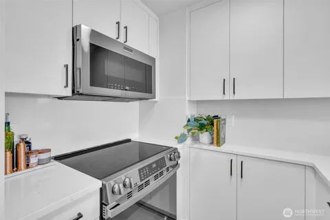 $498,750 | 3401 Wallingford Avenue North, Unit 405, Seattle, WA 98103