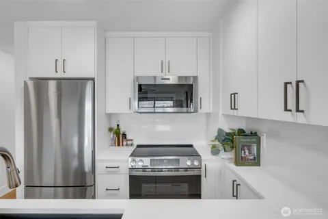 $498,750 | 3401 Wallingford Avenue North, Unit 405, Seattle, WA 98103