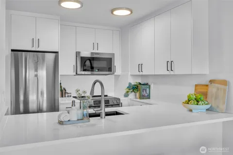 $498,750 | 3401 Wallingford Avenue North, Unit 405, Seattle, WA 98103