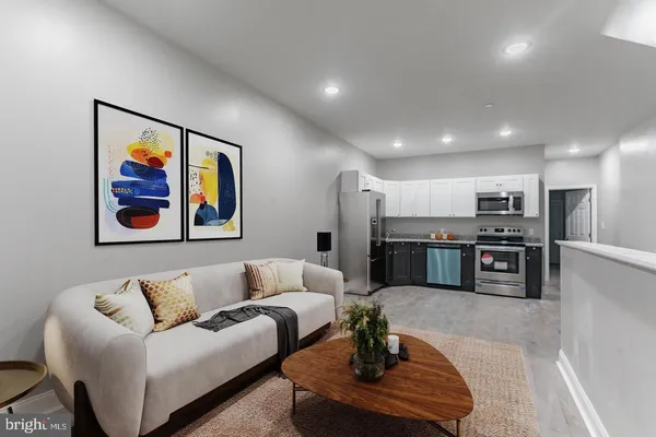 $2,350 | 667 North 39th Street, Unit 1, Philadelphia, PA 19104